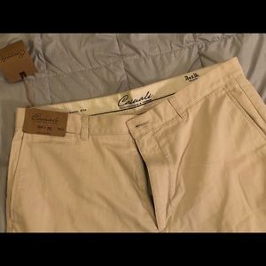 Roundtree and Yorke chinos